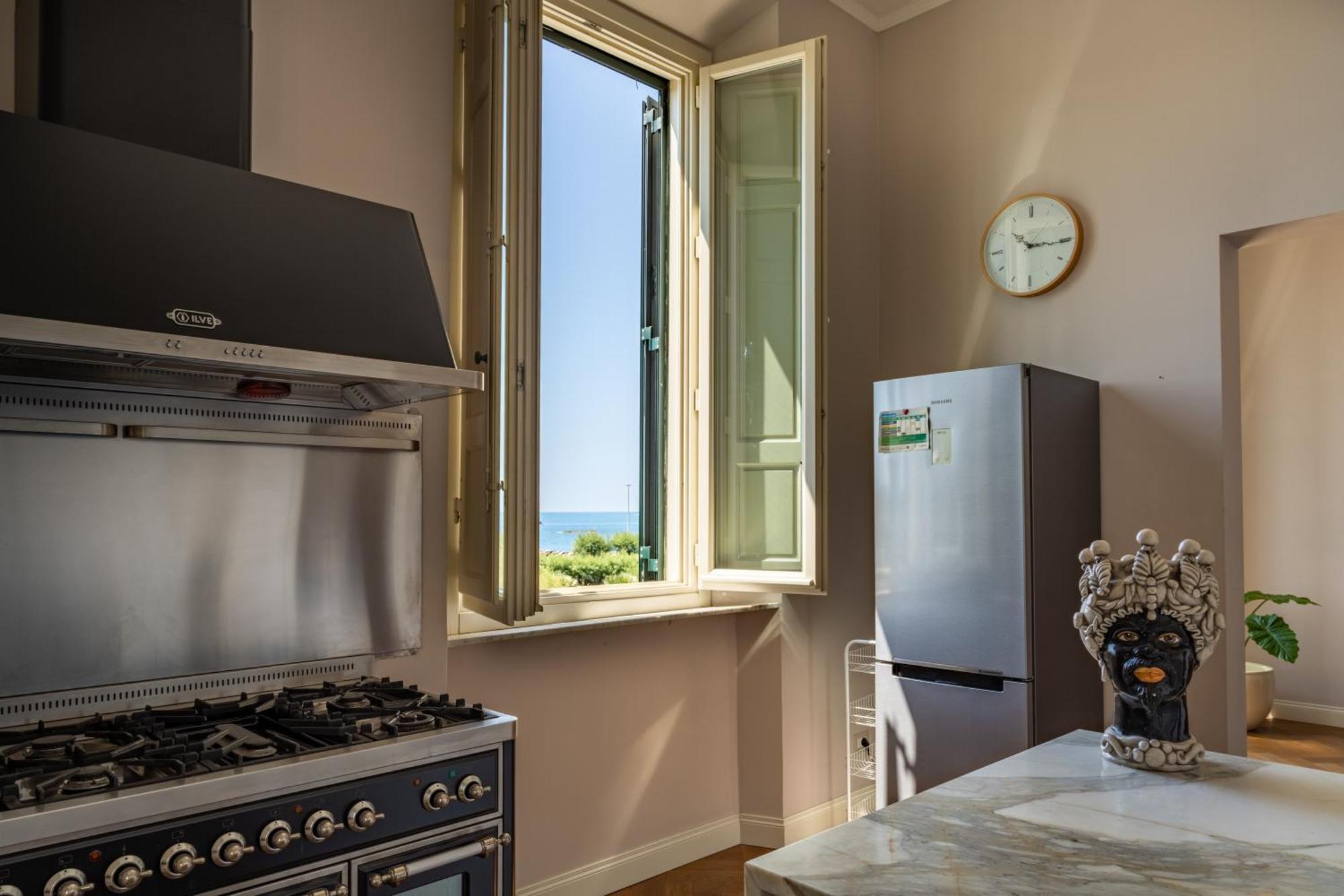 Acquaviva Apartments Ливорно Экстерьер фото